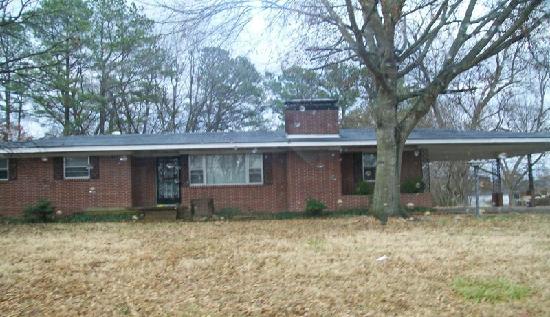 1694 Campbell Street, Jackson, TN 38305 