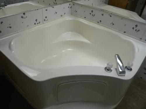 1022 DEPOT ST, Paris, TN 38242 