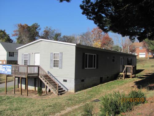 911 W 1ST AVE, Lenoir City, TN 37771 