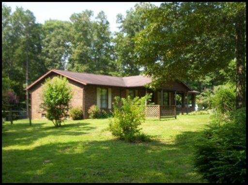 1646 Shirley Rd, Allardt, TN 38504 