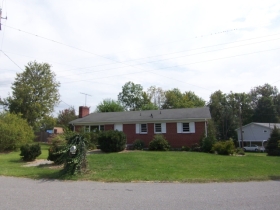 1301 INDIAN HILL DR, BRISTOL, TN 37620 