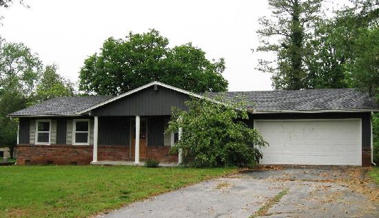 8209 Fox Run Lane, Knoxville, TN 37919 