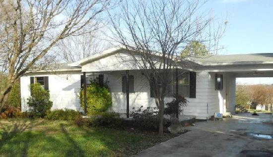 1003 Lincoln Drive, Madisonville, TN 37354 