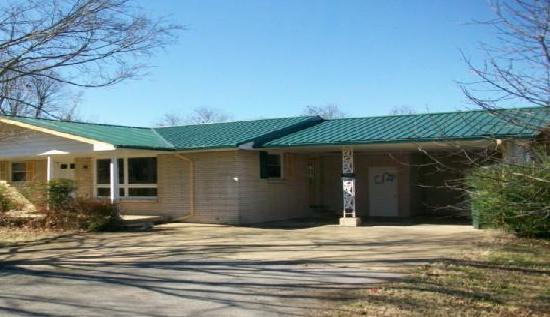 121 Jones Creek Road, Dickson, TN 37055 