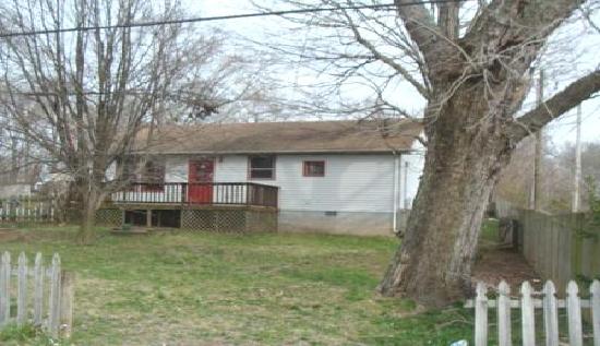 305 Locust Street, Clarksville, TN 37042 