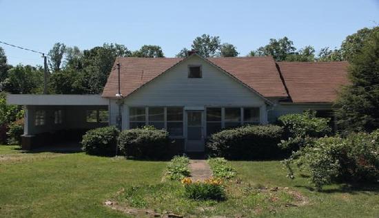 1160 Hwy 13, Cunningham, TN 37052 