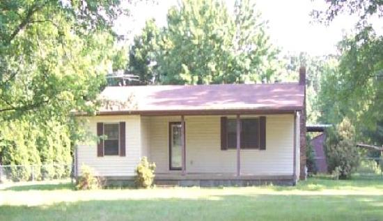 232 Clearview Rd, Cottontown, TN 37048 
