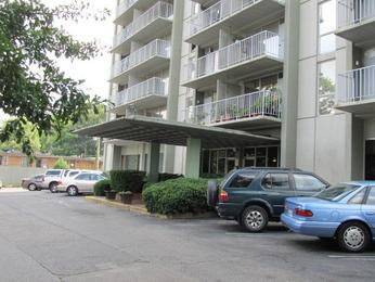 1271 Poplar Ave. #302, Memphis, TN 38104 