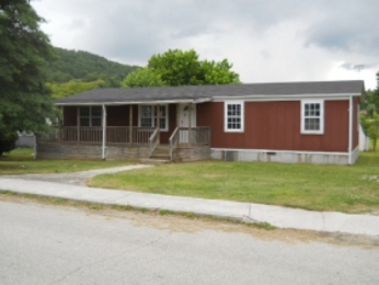 303 First St, Lake City, TN 37769 