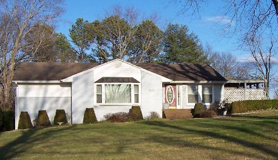 138 North Sequoia Drive, Springfield, TN 37172 