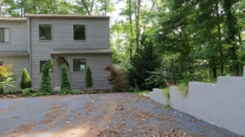 196 Hickory Nut Dr, Clinton, TN 37716 