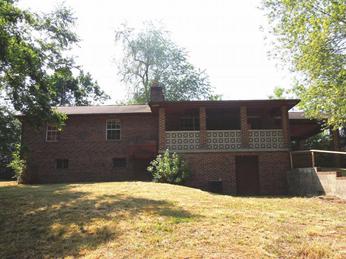 237 Ausmus Ln, Speedwell, TN 37870 