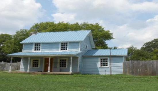 1025 Batson Mill Road, Charlotte, TN 37036 