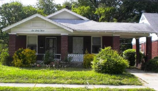 663 Spring St, Memphis, TN 38112 