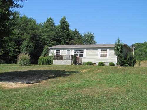 1414 JOHNSON ST, Etowah, TN 37331 