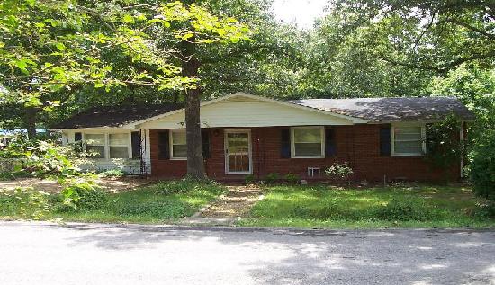 1009 Country Valley Court, Kingston Springs, TN 37082 