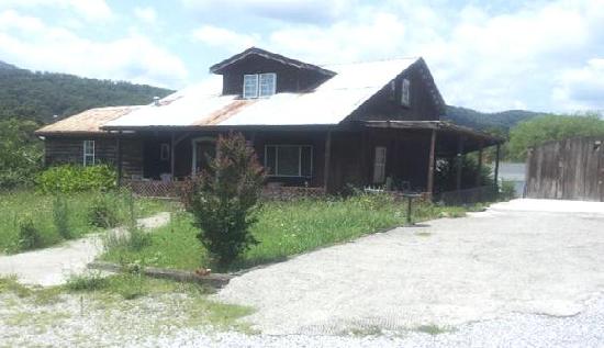 111 Longfield Road, Lake City, TN 37769 