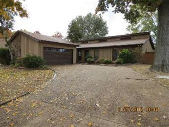 5589 Bartlett Woods Dr, Bartlett, TN 38134 