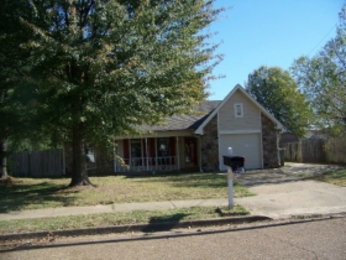 2562 Country Trail  Dr, Memphis, TN 38133 