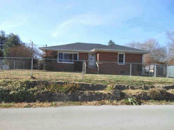 107 Oak St, Sparta, TN 38583 