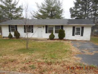 306 Lakeview Cir, Bluff City, TN 37618 