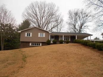 411 Poplar St, Mount Carmel, TN 37645 