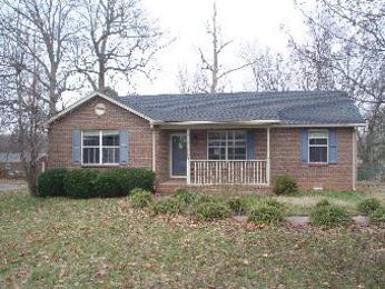 2516 Hickory Dr, Springfield, TN 37172 
