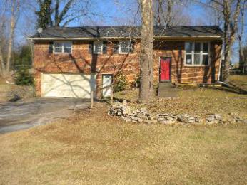 600 Cumberland Dr, Columbia, TN 38401 