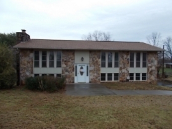 2501 Calloway Cir, Lenoir City, TN 37772 