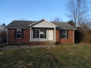 124 Poplar St, Portland, TN 37148 