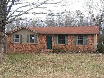 165 Ravenwood Cir, Dickson, TN 37055 