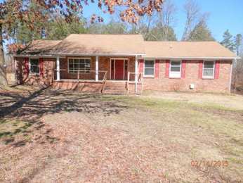 111 Parkwood Ln, Hohenwald, TN 38462 