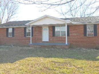 330 Union Camp Rd, Lafayette, TN 37083 