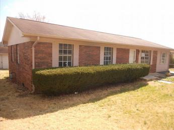 1806 Russell Cir, Rogersville, TN 37857 