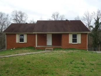 606 Overton Dr, Clarksville, TN 37042 