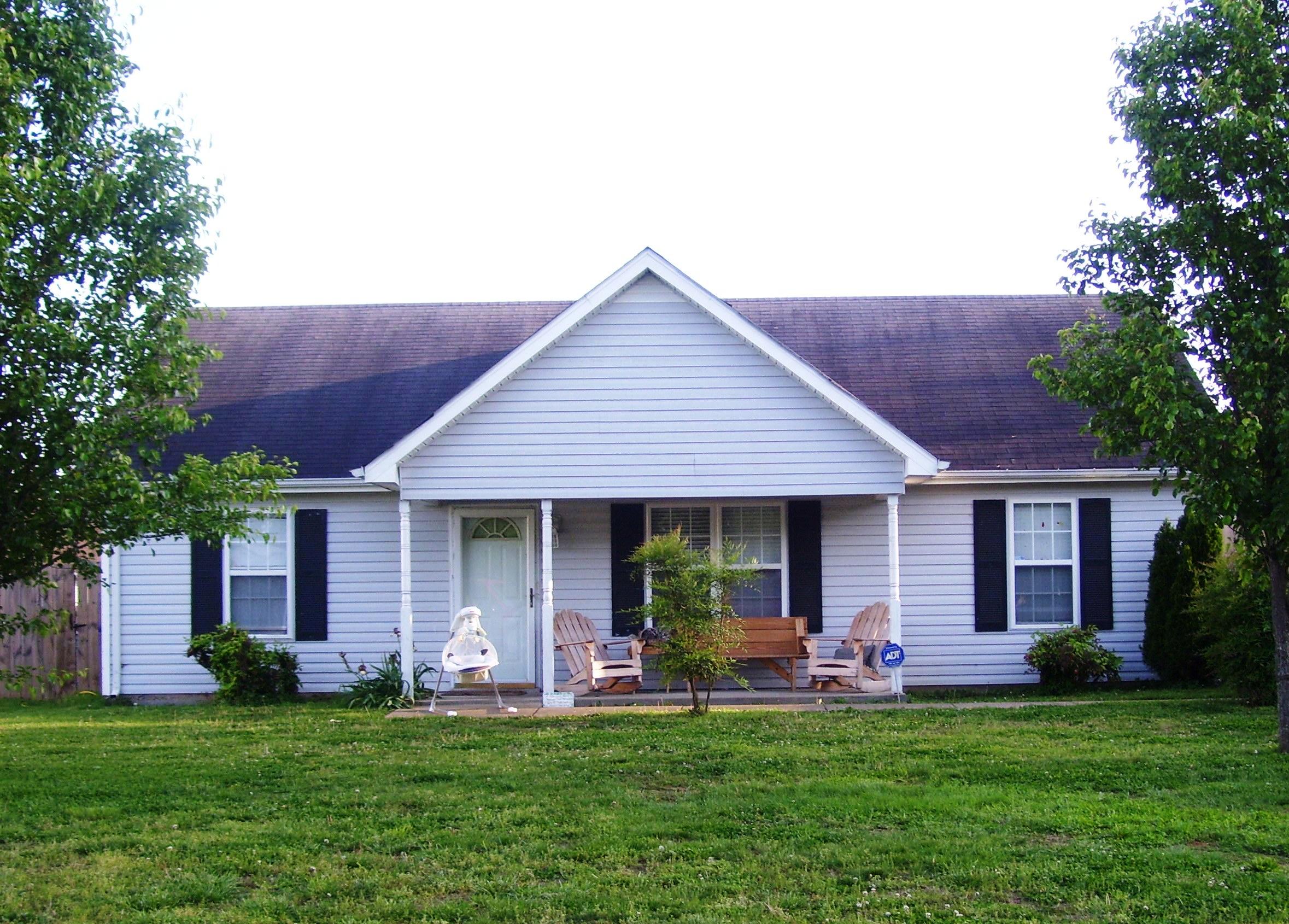 600 Kendrick Ct, La Vergne, TN 37086 