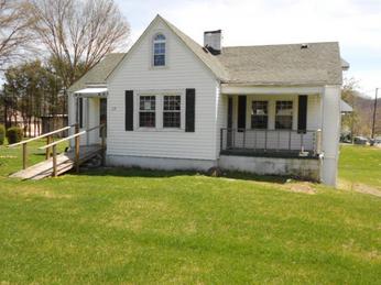 13 Hemlock St, Bristol, TN 37620 