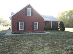 1017 S Tidwell Rd, Bon Aqua, TN 37025 