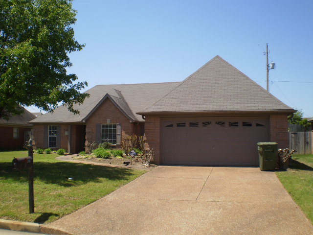 1965 Myron Cove North, Cordova, TN 38016 