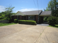 1566 E Chester St, Jackson, TN 38301 