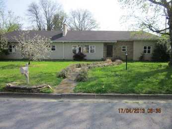 809 S Brittain St, Shelbyville, TN 37160 