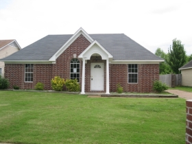 4194 Rainey Woods Dr, Memphis, TN 38125 