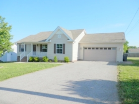 1612 Avers Ave, Columbia, TN 38401 