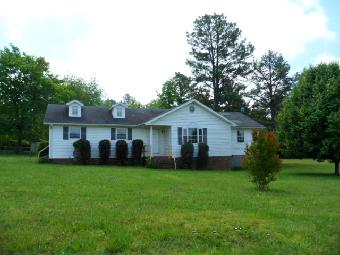 711 Long St W, Mcewen, TN 37101 