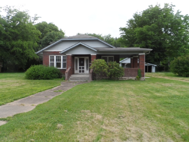 611 Old Hwy 31 E, Bethpage, TN 37022 