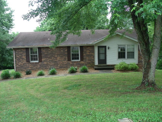 4005 Fawn Dr, Springfield, TN 37172 
