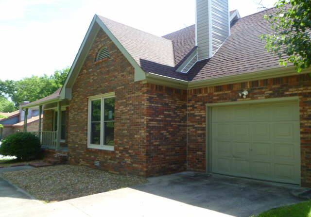 1047 Angela Dr, Clarksville, TN 37042 