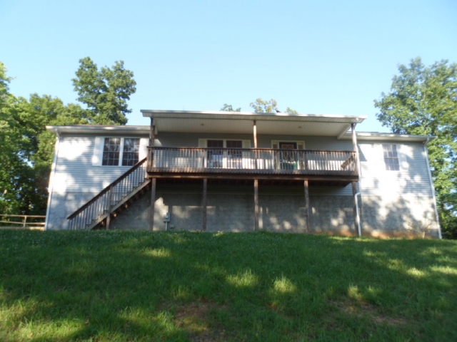 146 Watkins Ln, Jacksboro, TN 37757 