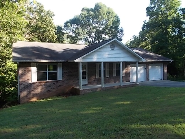 857 Phelps Rd, Lenoir City, TN 37772 