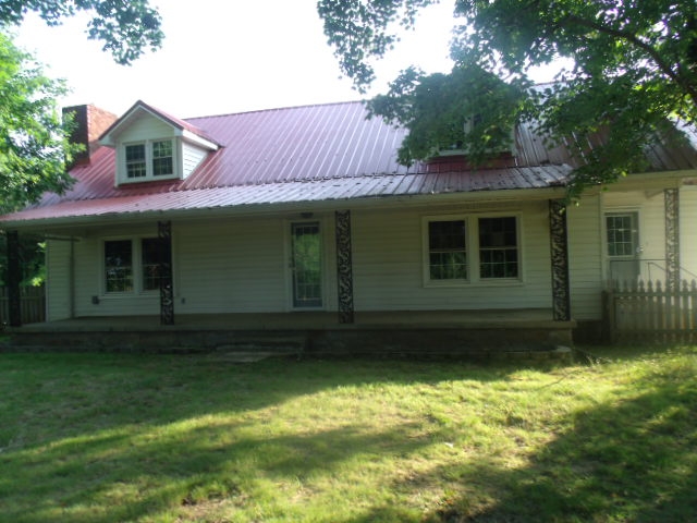 6101 Rock Springs Rd, Charlotte, TN 37036 